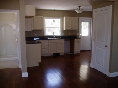 43 Clarendon Ave, Chicopee, MA 01013 - photo 3