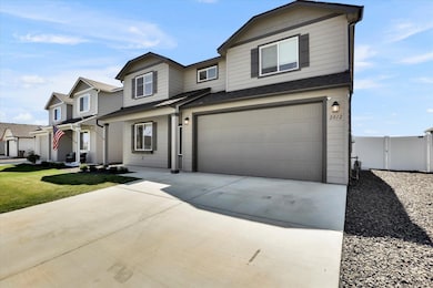 2012 E C St, Deer Park, WA 99006 - photo 3