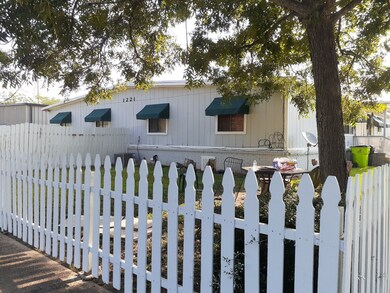 1221 Houston St, Rosenberg, TX 77471 - photo 6