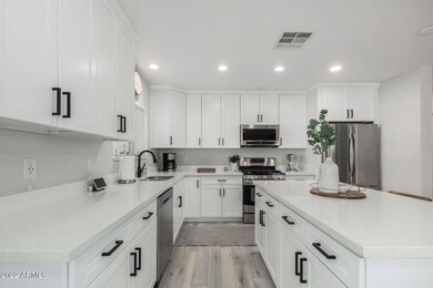 2915 N Evergreen St, Phoenix, AZ 85014 - photo 6