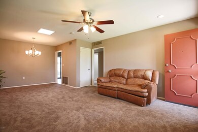 10551 W Coggins Dr, Sun City, AZ 85351 X