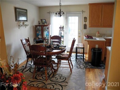 1751 Riverstone Dr, Lincolnton, NC 28092 - photo 4