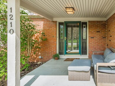 007_ 1210 Clubview Blvd N 122