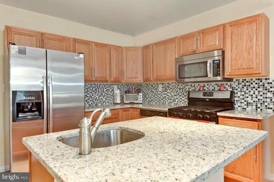 8116 Gavin St, New Carrollton, MD 20784 - photo 5