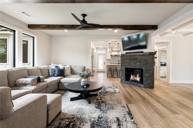 207 NW 5th St, Bentonville, AR 72712 - photo 6