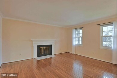 6010 Schoolhouse Woods Rd, Burke, VA 22015 - photo 3