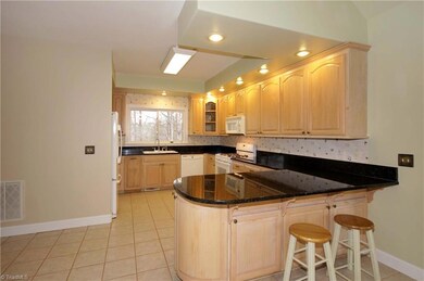 164 Zurich Ln, Statesville, NC 28625 - photo 3