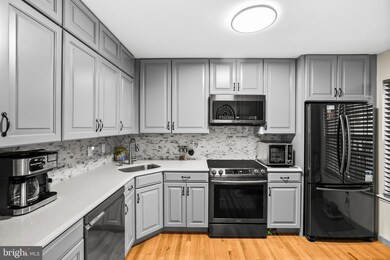 2418 Ridgehampton Ct, Reston, VA 20191 - photo 2