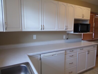 1109 E 3rd Ave, Mitchell, SD 57301 - photo 7