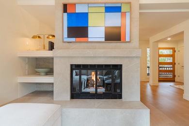 4-Living Room-Fireplace