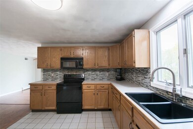 161 Spring Water Dr, Woonsocket, RI 02895 - photo 6