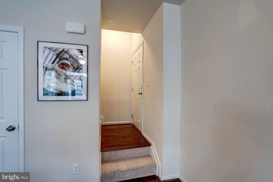 25208 Briargate Terrace, Chantilly, VA 20152 - photo 5