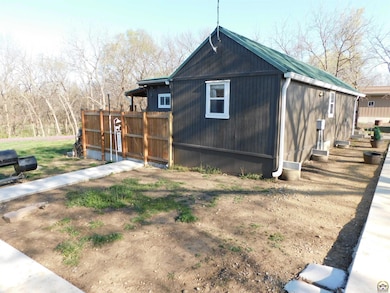 16083 S Burlingame Rd, Burlingame, KS 66413 - photo 2