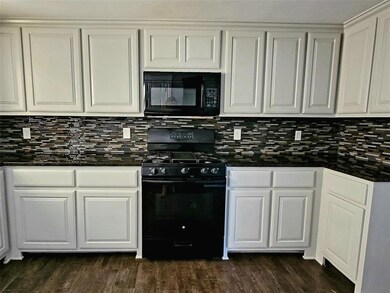 1611 N Buffalo Ave, Cleburne, TX 76033 - photo 6