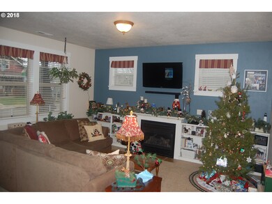 216 SE Hope Ct, Sheridan, OR 97378 - photo 2