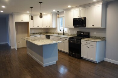 580 Colburn Ave, Dracut, MA 01826 - photo 5