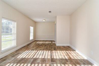 1910 Kings Ln, Alvin, TX 77511 - photo 3