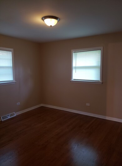 unlisted-address, Hazel Crest, IL 60429 - photo 6