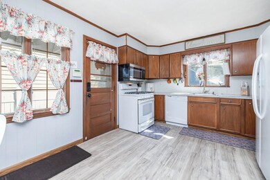 39 Haven Ave, Chicopee, MA 01013 - photo 4