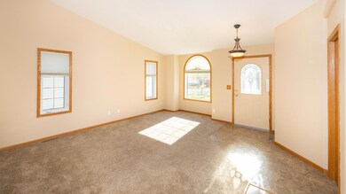 816 Lakeridge Place, West Fargo, ND 58078 - photo 5