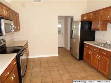 7670 Richmond Cove, Olive Branch, MS 38654 - photo 4