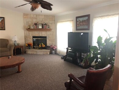 304 S Maple St, Guthrie, OK 73044 - photo 7