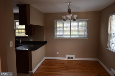 6627 32nd St N, Arlington, VA 22213 - photo 2