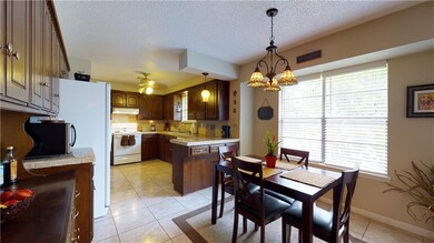 12213 Camelot Dr, Oklahoma City, OK 73120 - photo 5