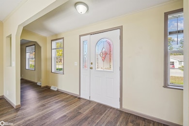 702 E Liberty St, Montezuma, IA 50171 - photo 5