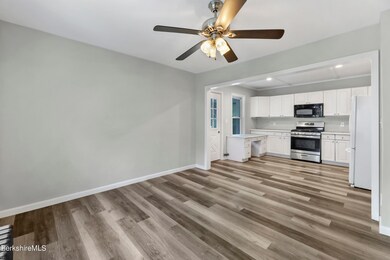 121 Plunkett St, Pittsfield, MA 01201 - photo 7