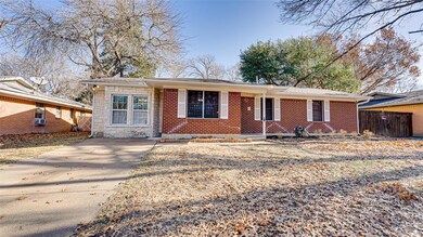 1600 Nichols St, Ennis, TX 75119 - photo 3