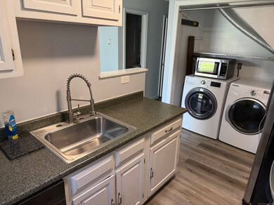 148 Grassy Plain St unit B, Bethel, CT 06801 - photo 6