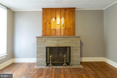 249 E Catherine St, Chambersburg, PA 17201 - photo 5