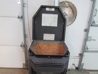 128 Louisa St, Gates, OR 97346 - photo 3