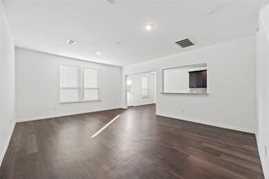 7322 Madison Commons Ln, Houston, TX 77075 - photo 3