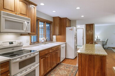 6 Kyle Dr, Nashua, NH 03062 - photo 6