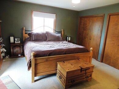 Master Bedroom (2)