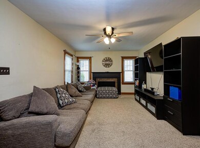 234 N Harvey St, Griffith, IN 46319 - photo 5