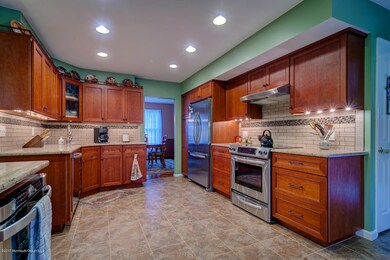 10 Fairway Ct Wrightstown NJ-large-017-5