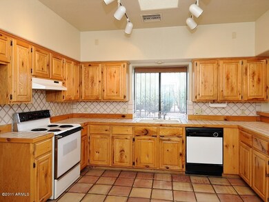 3243 N Val Vista