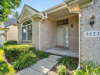 5523 Ashby Ct unit 2, Waterford, MI 48327 - photo 3