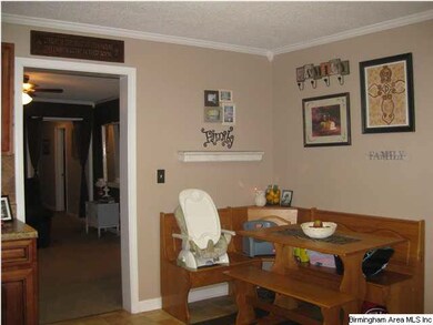 eating area in kitchen