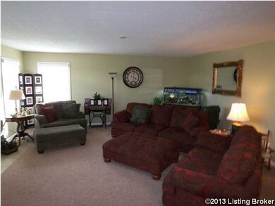 10209 Hornbeam Blvd, Louisville, KY 40228 - photo 3