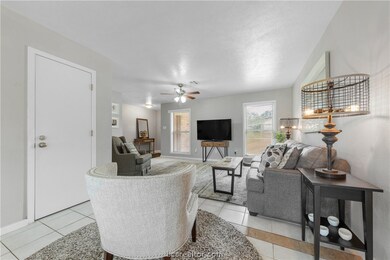 1401 Laura Ln unit CS, College Station, TX 77840 - photo 3