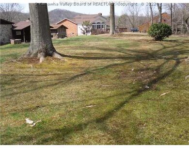 1520 Pinewood Park, Dunbar, WV 25064 - photo 4