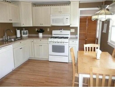 8 Kennedy Rd, Woburn, MA 01801 - photo 5