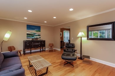 004-Living_Room-1286635-mls