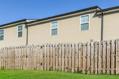003-photo-rear-view-13660117