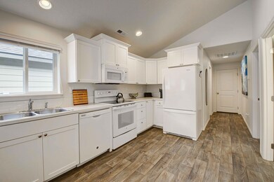 948 N Trinity Way-10