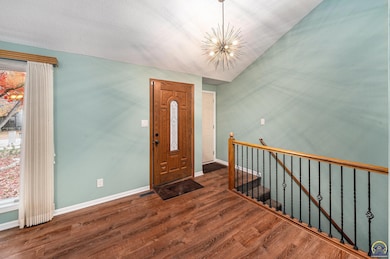 3525 SW Kent Ct, Topeka, KS 66614 - photo 5